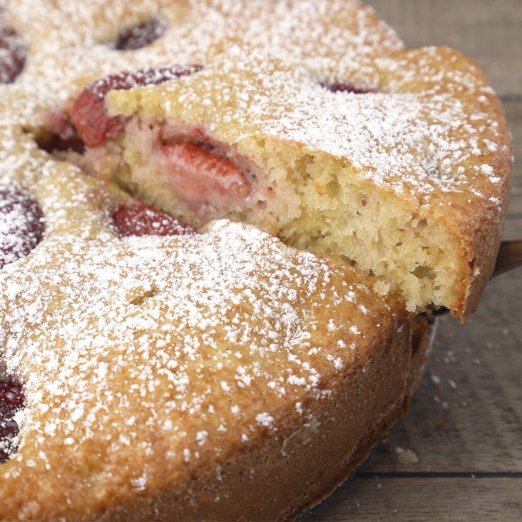 Bolo de Morango, Perfeito Para o Café da Manhã e Chá da Tarde!!