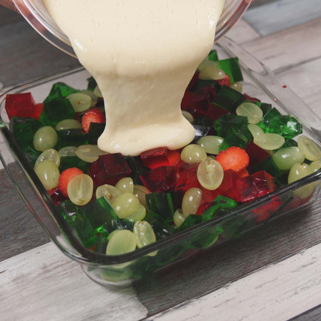 Gelatina Cremosa com Morango e Uva Receitas Aprenda