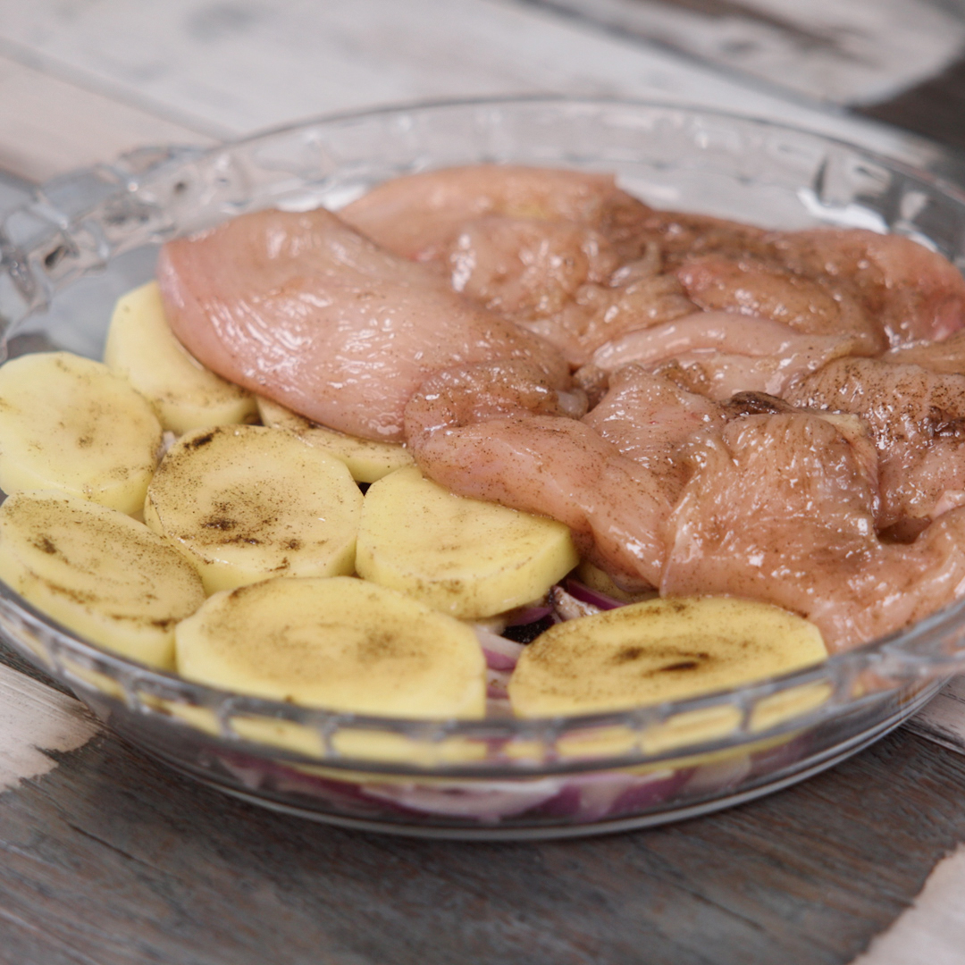 Filé de frango assado com batatas