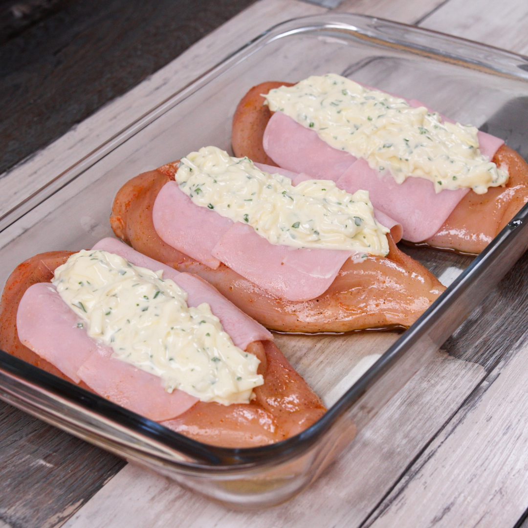 Peito de frango recheado gratinado