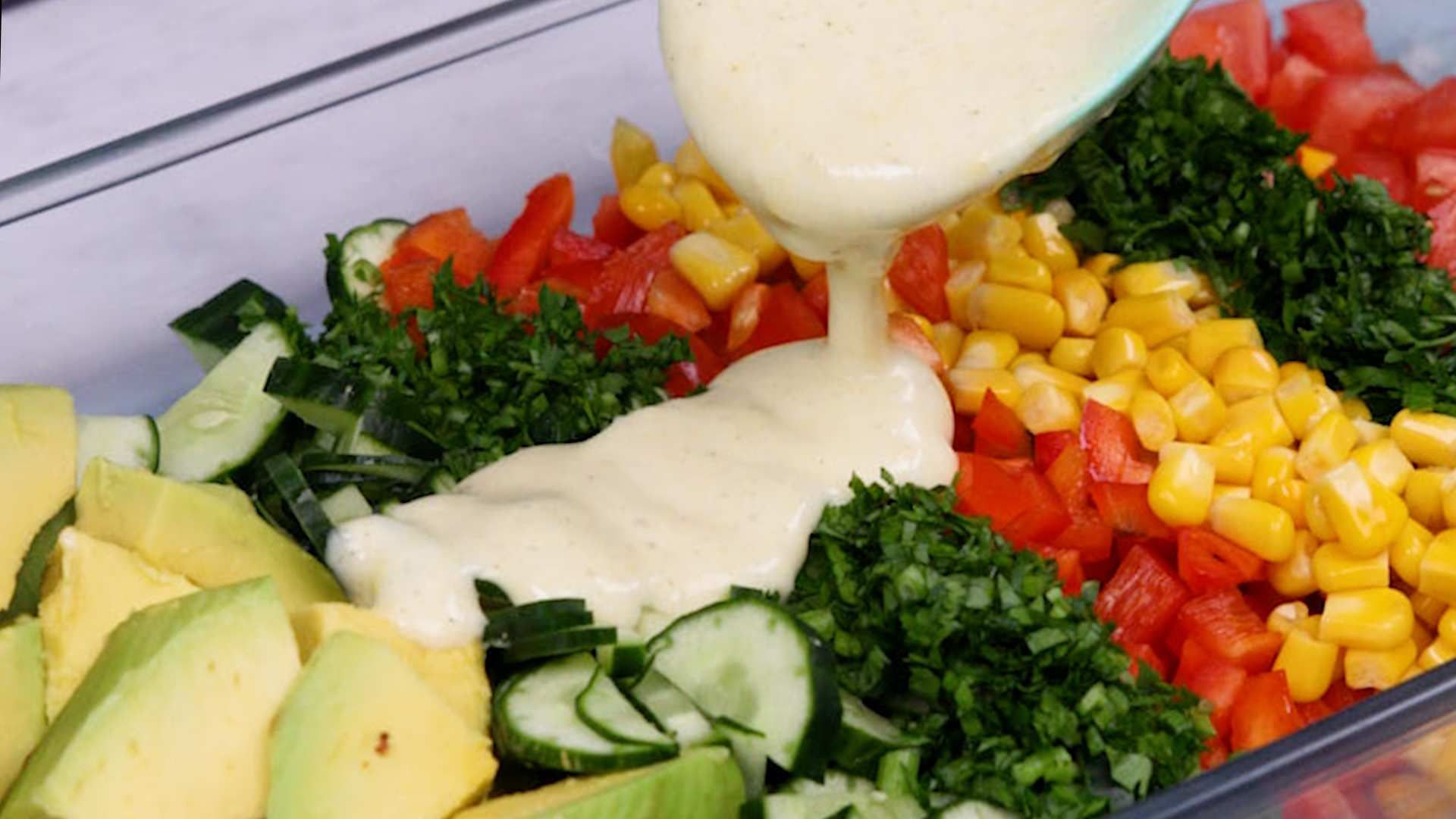 Salada refrescante de abacate