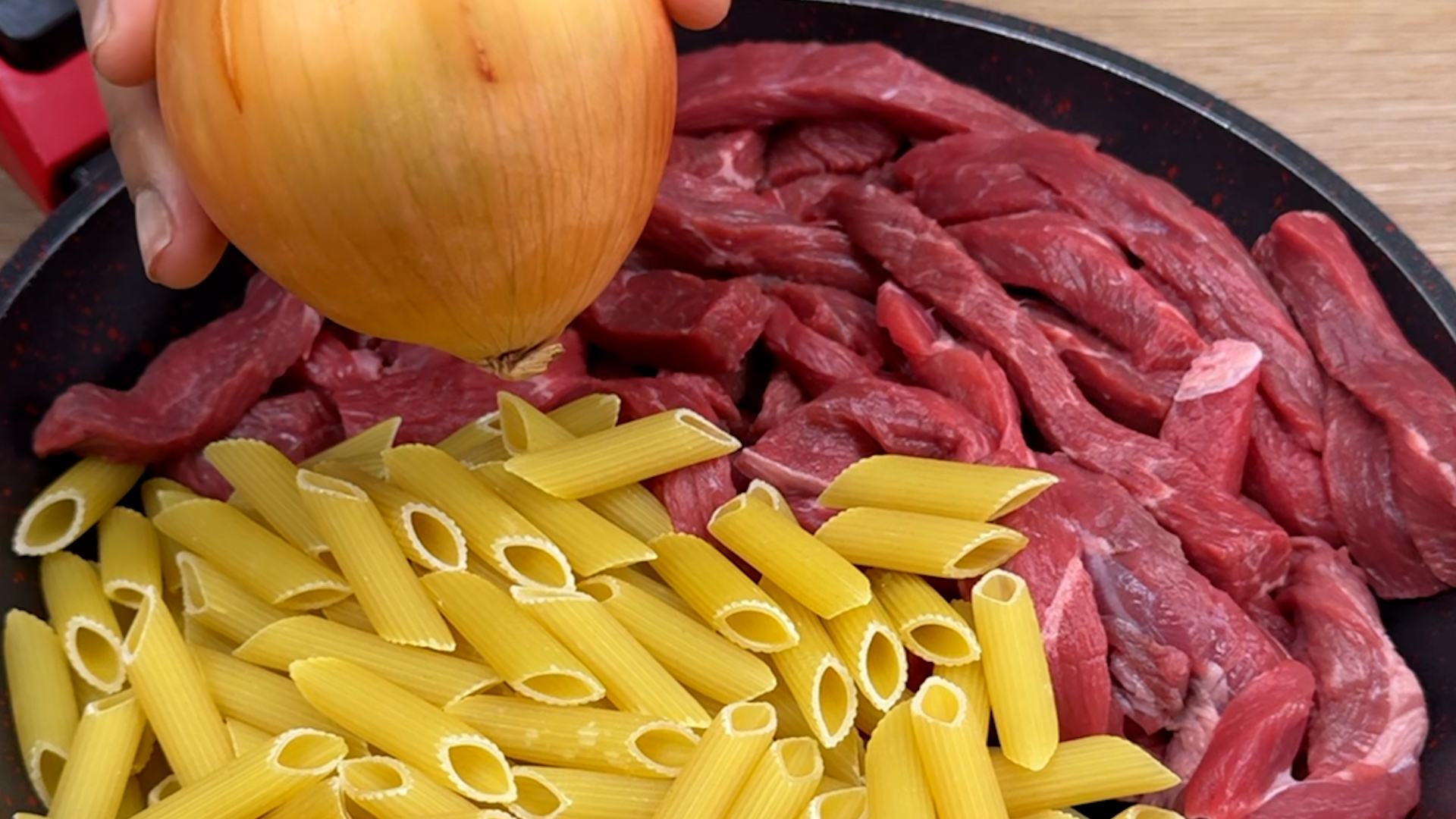 Penne com carne